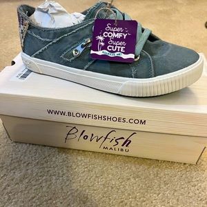 Never worn Blowfish fruit shoes